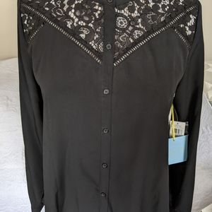 CeCe Medium Black blouse with lace